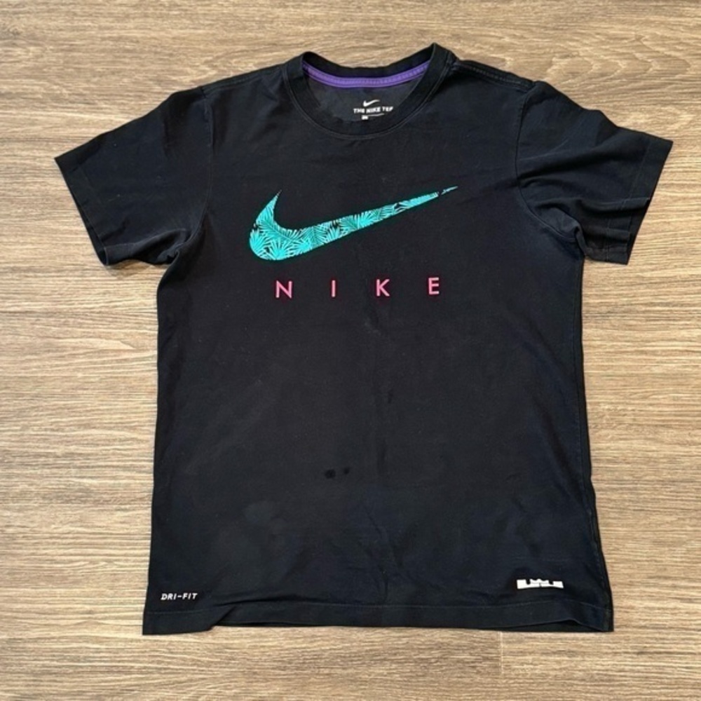 Nike Shirt sz Sm Preown